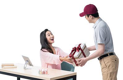 《漫威争锋》宣布将登陆主机 PS5封闭测试7月开启